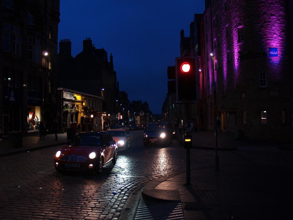 Royal Mile Mansions Apartment Единбург Номер фото