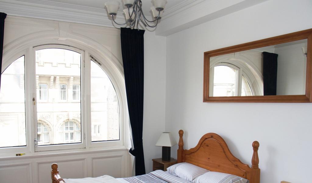 Royal Mile Mansions Apartment Единбург Номер фото
